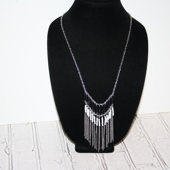 Beautiful silver, black and white drop statement necklace 27" - Picture 4 of 4